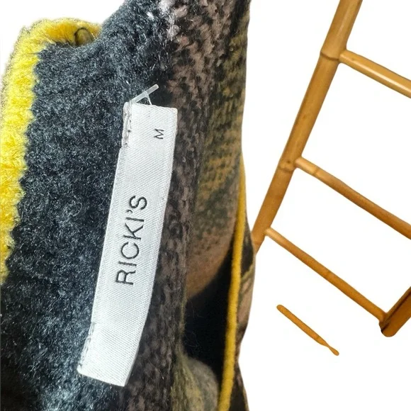 Patterned Sweater - Size M - Picture 3 of 5